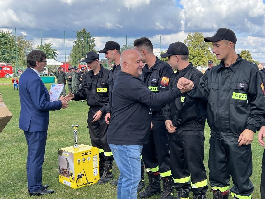 W Ruszowicach na boisku rywalizowali strażacy OSP z powiatu...
