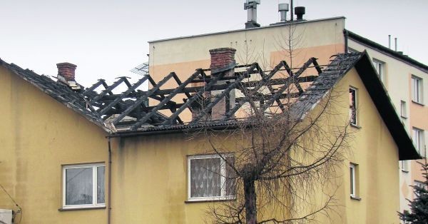 Pożar domu w Oświęcimiu. Pogorzelcy liczą straty [ZDJĘCIA]