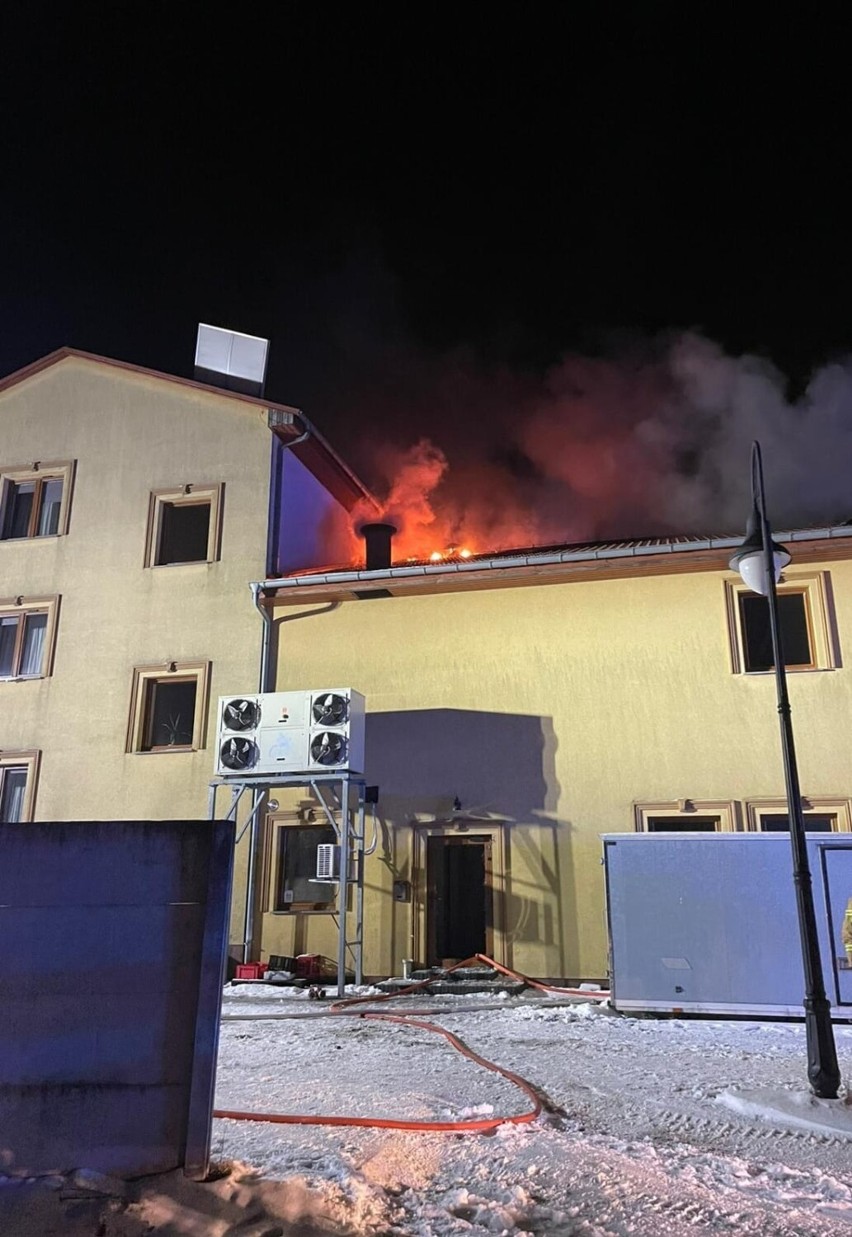 Nocny pożar restauracji w Namysłowie - 20.12.2022r.