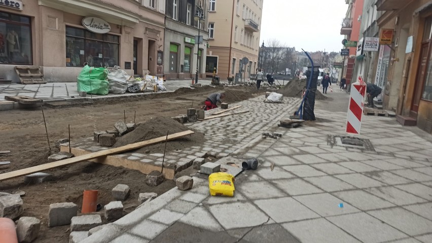 Kalisz: Przebudowa ulic Śródmiejskiej i Zamkowej wkracza w...