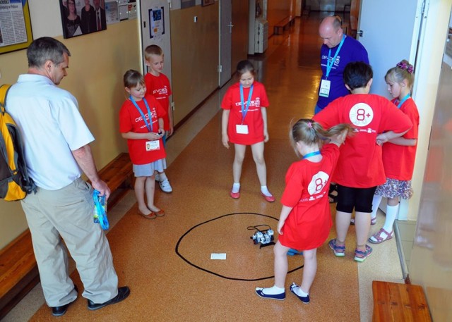 Jedno z zajęć na Devoxx4Kids polegało na stworzeniu robota z klocków Lego - wcześniej trzeba było go odpowiednio zakodować