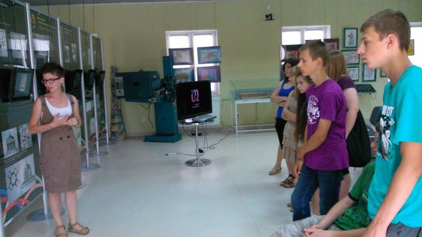 Uczniowie z Niezdowa na lekcje poszli w plener, żeby nie było nudno. ZDJĘCIA