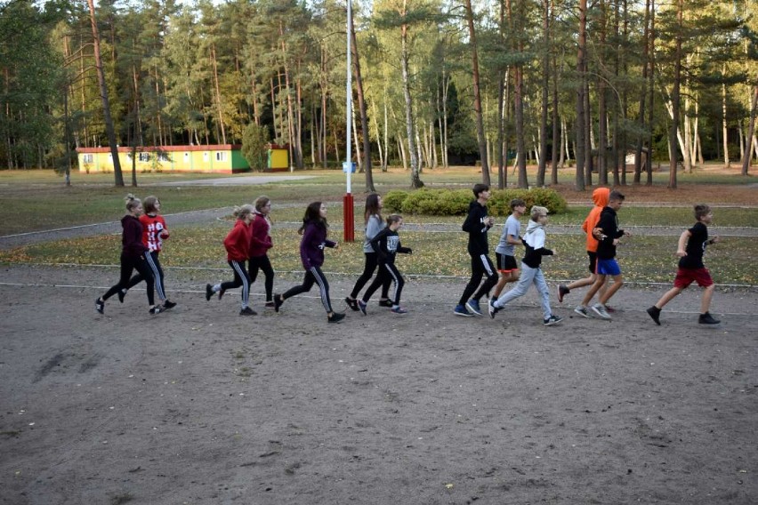 Harcerze spotkali się na starcie roku harcerskiego w Powiatowym Centrum Młodzieży w Garczynie [ZDJĘCIE]