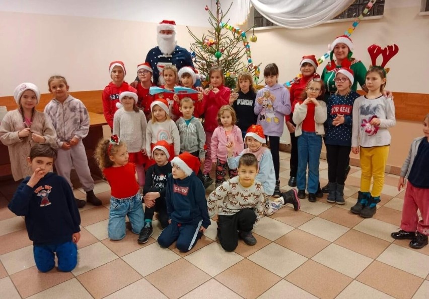 Mikołajkowe ognisko, ubieranie choinki i spotkanie z Mikołajem w Blękwicie