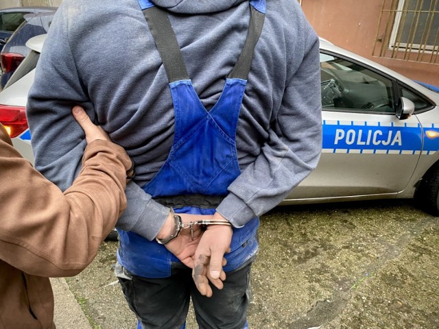27-letni mężczyzna został zatrzymany przez policjantów z Białośliwia, którzy odzyskali również skradzione przedmioty