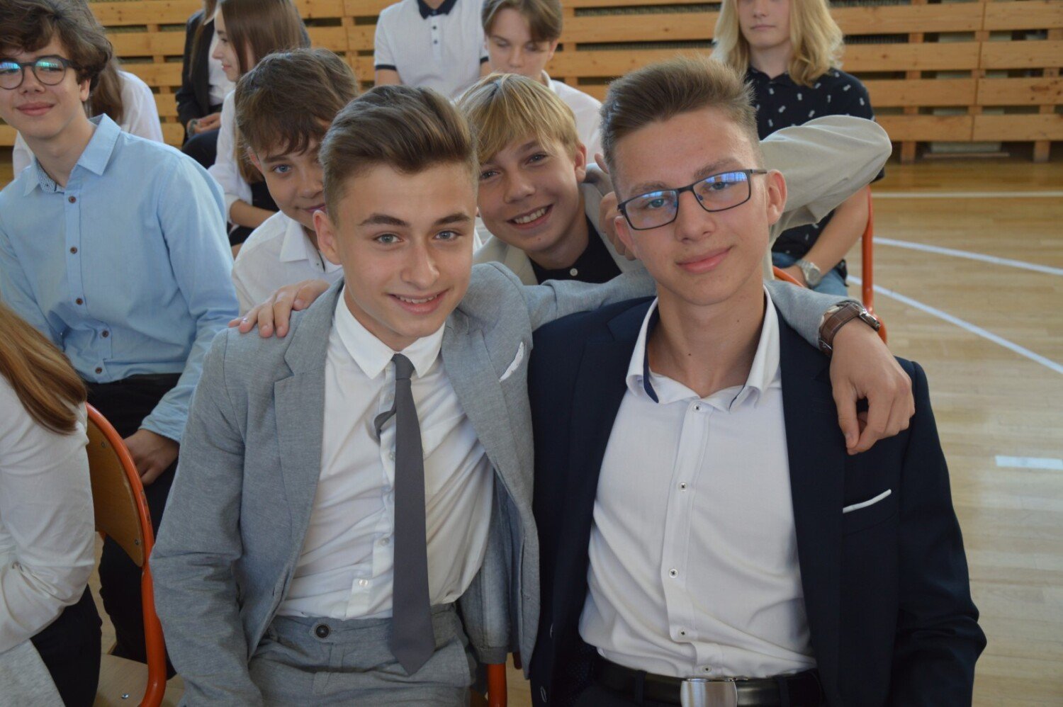 Początek roku szkolnego 2022/2023 w I LO w Zduńskiej Woli ZDJĘCIA