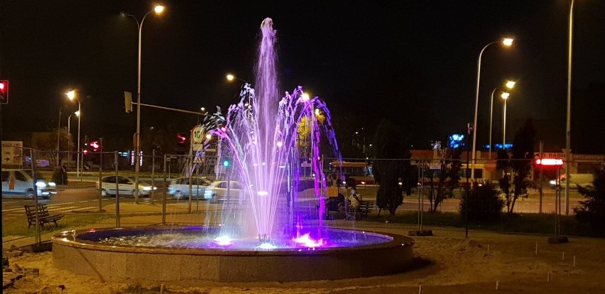 Na skwerze w Kielcach tryska nowa podświetlana fontanna, a będzie jeszcze ciekawy samolot