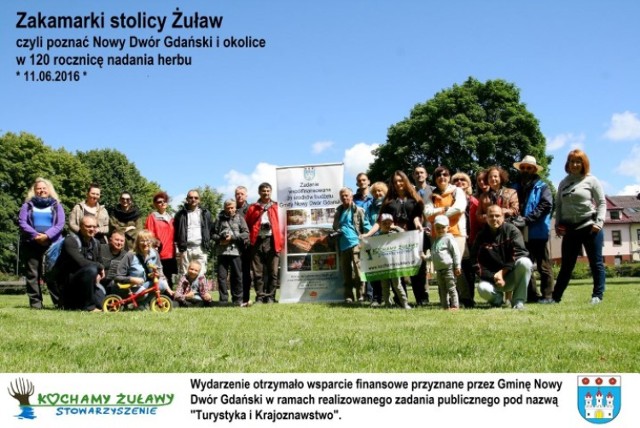 Nowy Dwór Gdański. Stowarzyszenie „Kochamy Żuławy” zaprosiło na kolejny spacer z przewodnikiem. Uczestnicy zwiedzili największe atrakcje żuławskiego miasta.