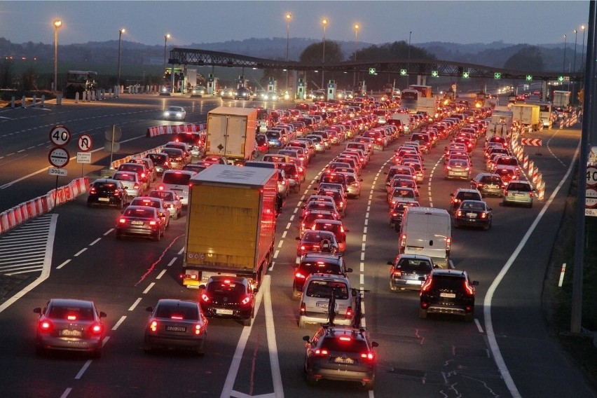 Bramki autostradowe na A4 w Balicach. Nie dość, że bardzo...