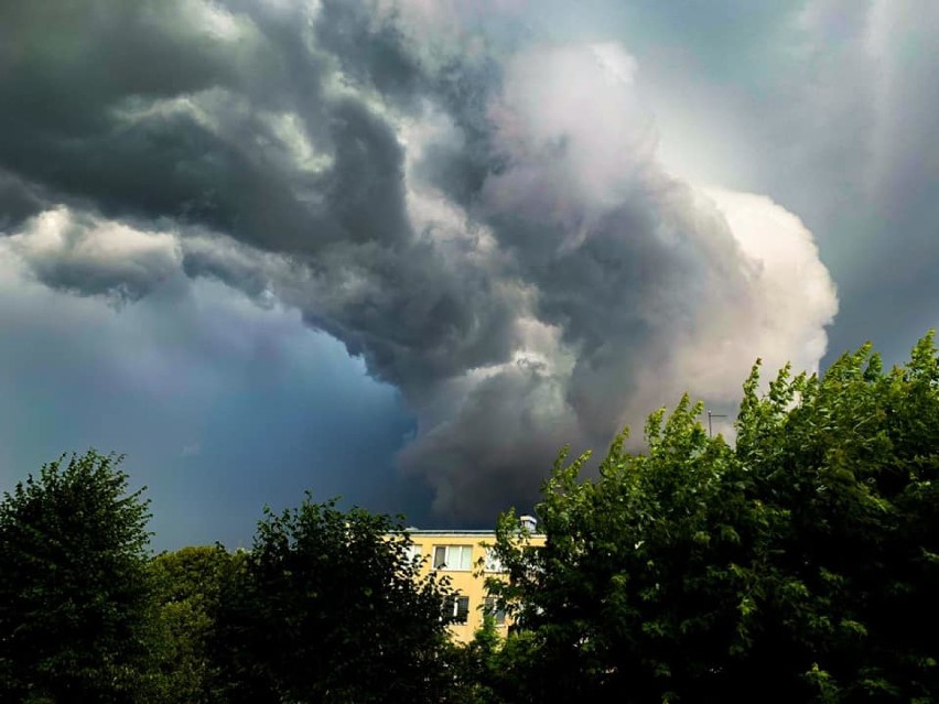 Chmury burzowe nad Zduńską Wolą w obiektywie czytelników [zdjęcia]