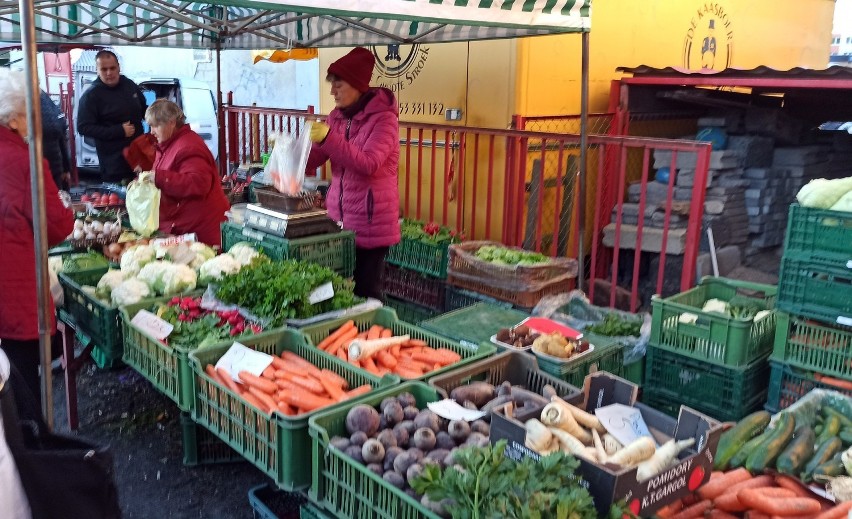 Sprawdziliśmy październikowe ceny owoców i warzyw na...