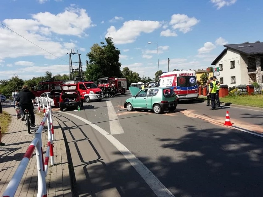 Wypadek w Boguszowicach - ranni kierowcy z Rybnika i Wodzisławia, 15 tys. zł strat AKTUALIZACJA