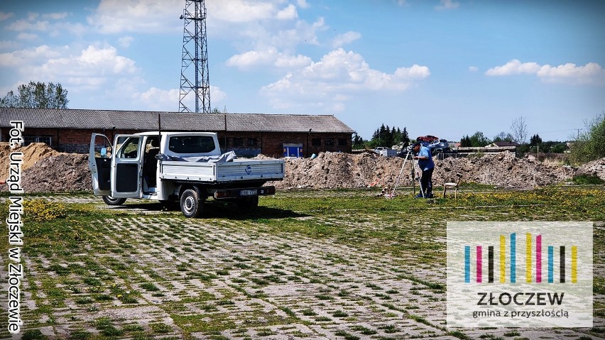 Jak przebiega modernizacja targowiska miejskiego w Złoczewie? Zobacz postęp prac (zdjęcia)