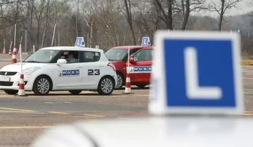 Prawo jazdy w Łodzi. Ile kosztuje? Jak wygląda poziom zdawalności w Łodzi egzaminu teoretycznego, a jak praktycznego? Sprawdź!