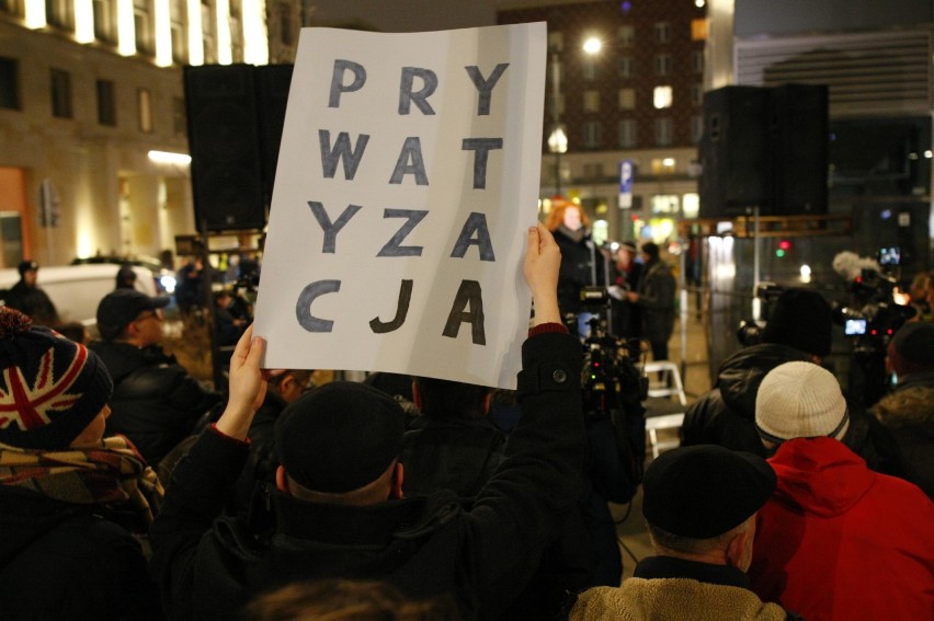 Stop propagandzie nienawiści. Protest pod TVP Info po...