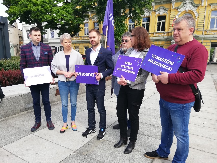 Konferencja prasowa Wiosny Roberta Biedronia w Tomaszowie Maz. [ZDJĘCIA, FILM]