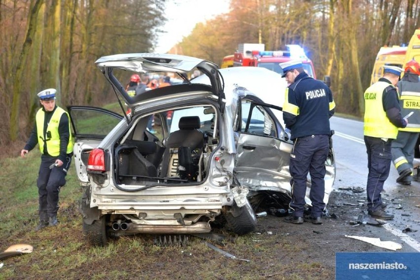 Tragiczny wypadek na drodze Włocławek - Brześć Kujawski. Nie żyje 16-latek [zdjęcia]