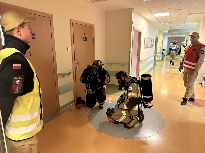 Strażacy ćwiczyli akcję ratunkową w Szpitalu Powiatowym w...
