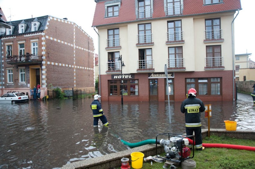 Centrum Ustki zalane po ulewie - FOTO