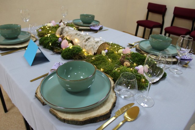 Uczniowie ZSP nr 2 w Bełchatowie przygotowali propozycje dekoracji stołów na Wielkanoc