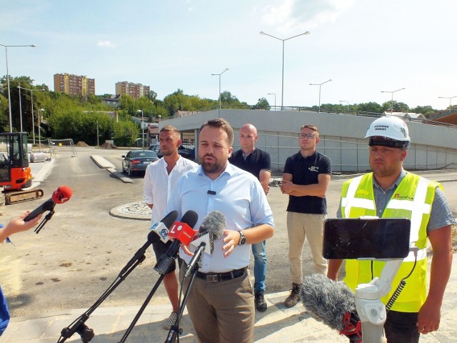 Podczas konferencji prasowej na dworcu Starachowice Zachodnie potwierdzono termin zakończenia prac, koniec sierpnia
