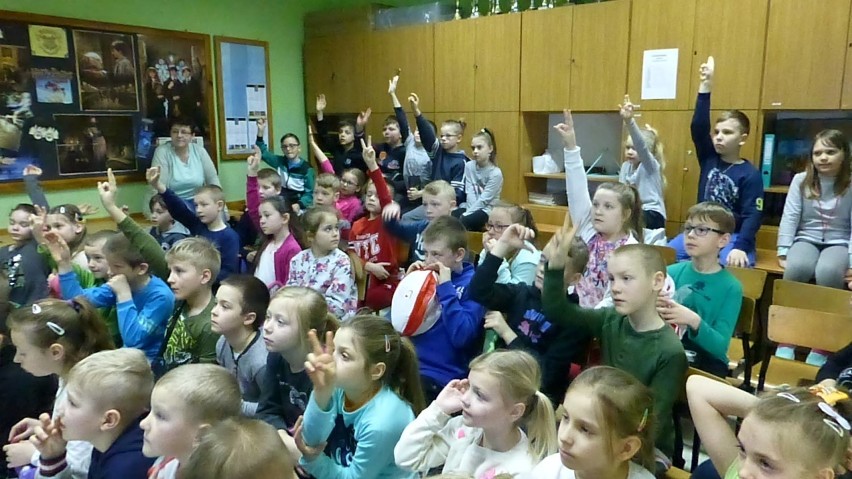 Kaszubski Klub HDK PCK w szkole w Połchowie