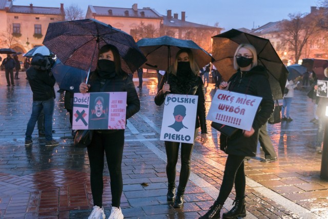 Strajk kobiet na Rynku w Olkuszu