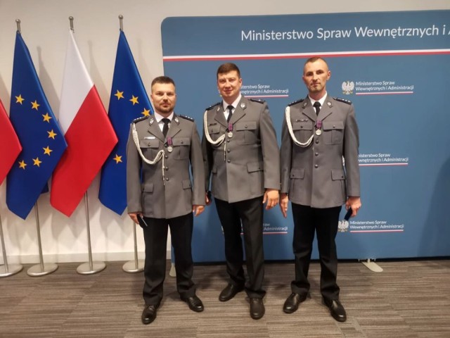 Policjanci z KPP Inowrocław wyróżnieni medalami im. podkom. Andrzeja Struja.