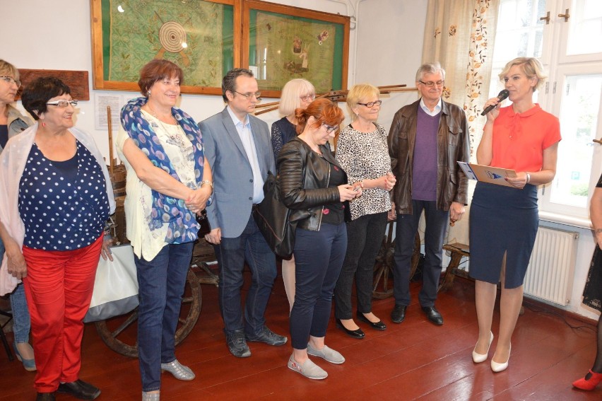 Anna Prill, hafciarka, która wykonała torebkę dla księżnej Kate, odwiedziła Muzeum Kaszubskie - ZDJĘCIA, WIDEO