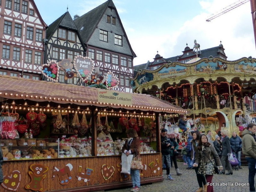 Frankfurcki "Weihnachtsmarkt" - jarmark rozciąga się...