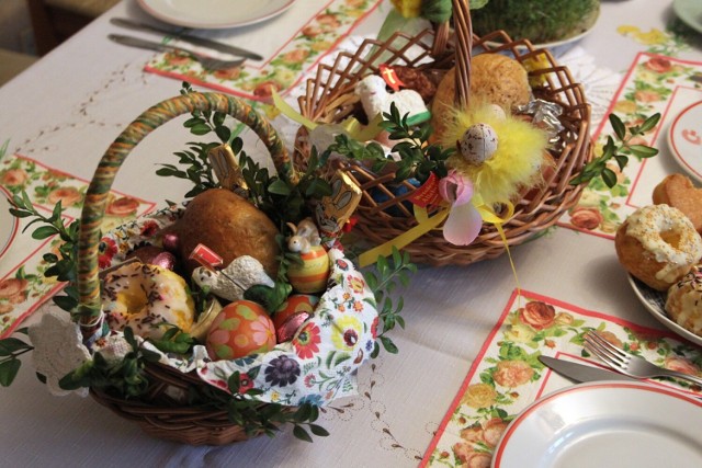 Wielkanoc 2022. Święcenie pokarmów w głogowskich parafiach. Co włożyć do koszyczka?