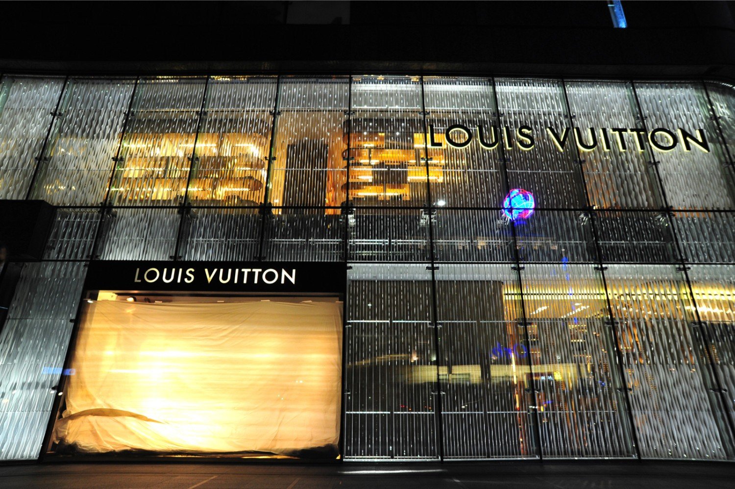 Louis Vuitton otwiera sklep w Warszawie - Wydarzenia / W polsce
