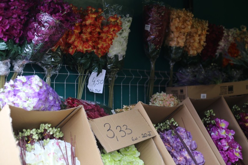Największa giełda kwiatowa na Śląsku! Po ile są teraz kwiaty? Sprawdź CENY sadzonek, bukietów i wiązanek
