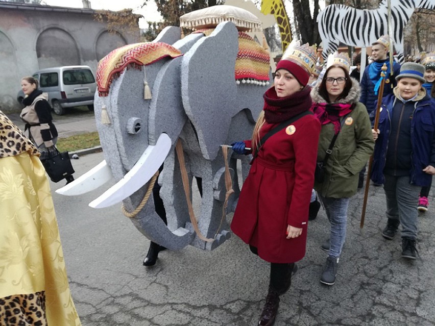 Orszak Trzech Króli przeszedł ulicami Chojnowa