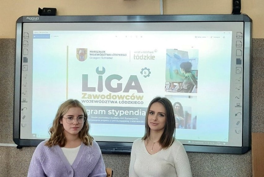 "Liga Zawodowców" w ZSP Nr 1 w Łęczycy. Pięcioro uczniów otrzymało stypendium