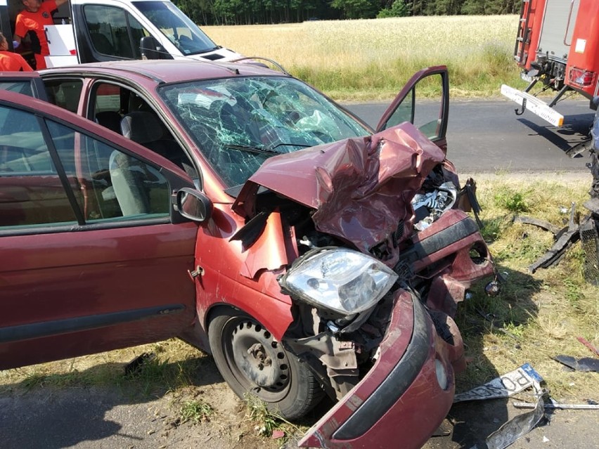 Fatalny wypadek pod Nowym Tomyślem. 6 osób poważnie rannych!