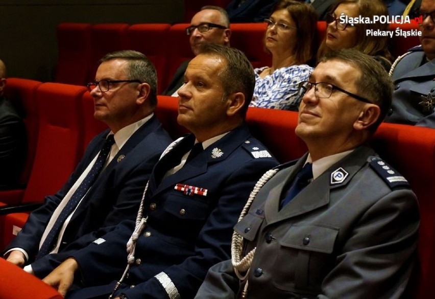 Święto Policji w Piekarach Śląskich. 38 funkcjonariuszy otrzymało awanse 