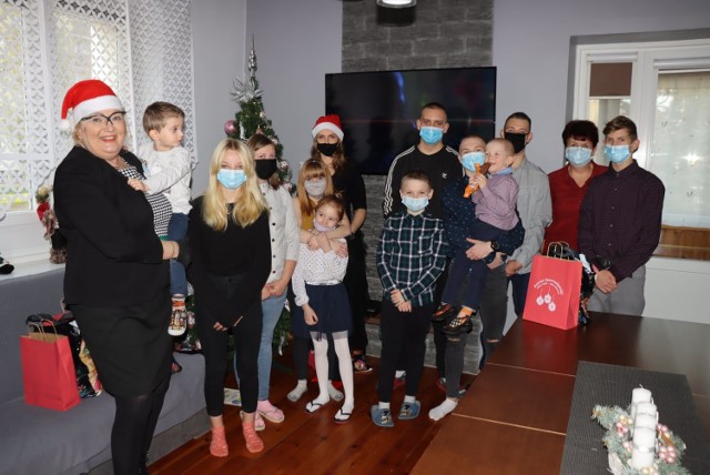 6 grudnia odbyły się mikołajkowe wizyty drużyny Powiatu Inowrocławskiego w dziecięcych i młodzieżowych placówkach opiekuńczo-wychowawczych