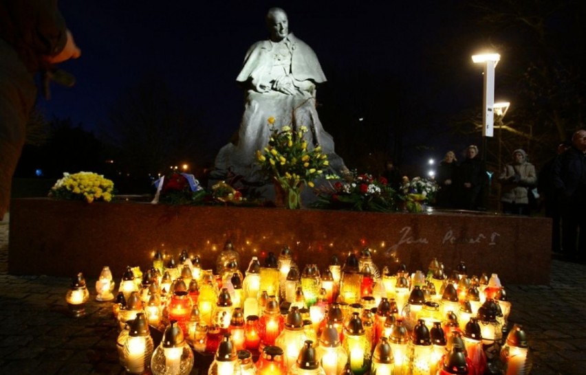 Toruń w 10. rocznicę śmierci Jana Pawła II [ZDJĘCIA]