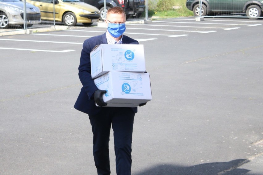 Gmina Głogów przekazała szpitalowi cztery tysiące maseczek ochronnych