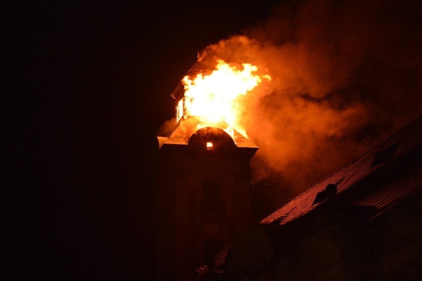 Mijają dwa lata od feralnego pożaru wieży zamkowej w Żarach