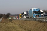 Uwaga kierowcy. Groźne wypadki na A4 na trasie Wrocław-Legnica. Co się stało? (AKTUALIZACJA)