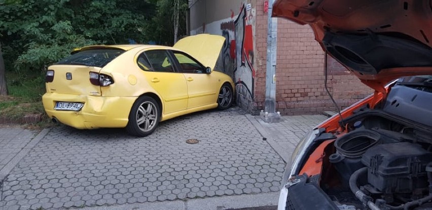 Wypadek na ulicy Wrocławskiej w Legnicy, dwie osoby ranne