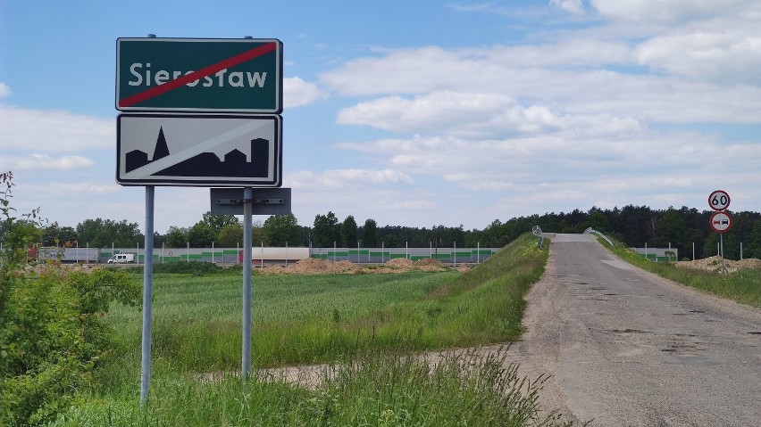 Wiadukty nad budowaną autostradą A1 w Sierosławiu (powiat...