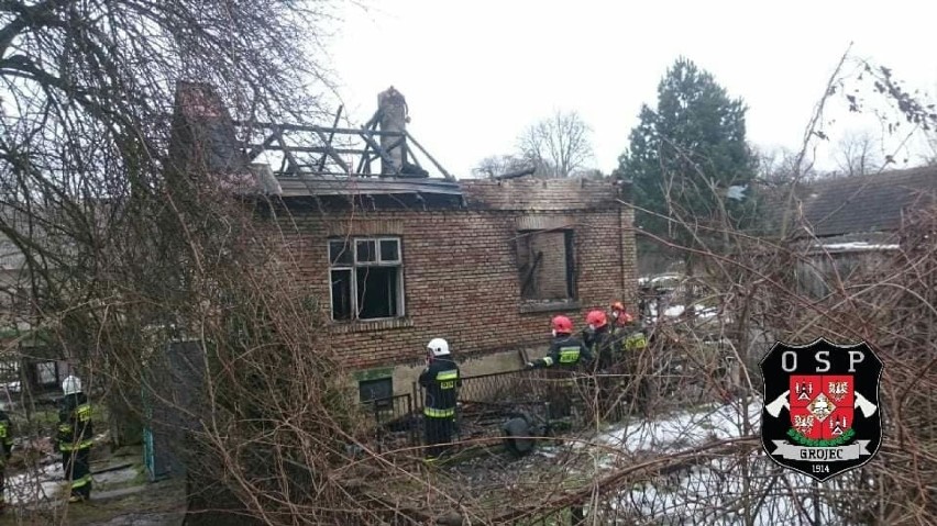 Groźny pożar domu w Kwaczale. Jedna osoba ranna [ZDJĘCIA]