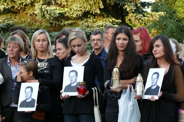 Po śmierci 27-letniego Krzysztofa B. ulicami Piły przeszedł czarny marsz