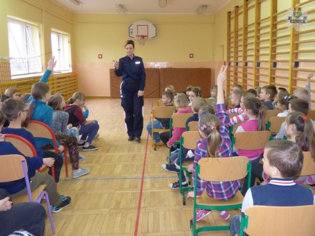 Spotkanie z dziećmi w szkole w Maszewie