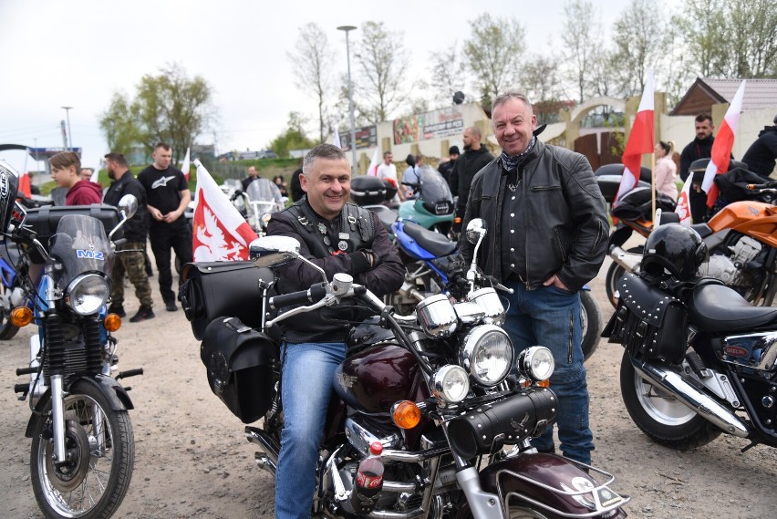  Biało-czerwona kolumna motocyklistów przejechała przez Jarosław i okoliczne miejscowości [ZDJĘCIA]