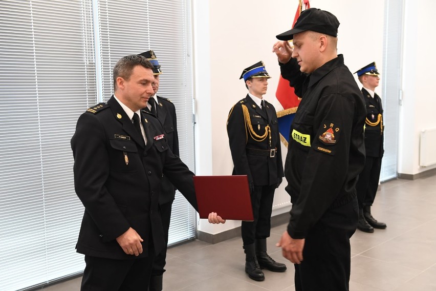 Nowi strażacy w Komendzie Miejskiej PSP w Rzeszowie [ZDJĘCIA]