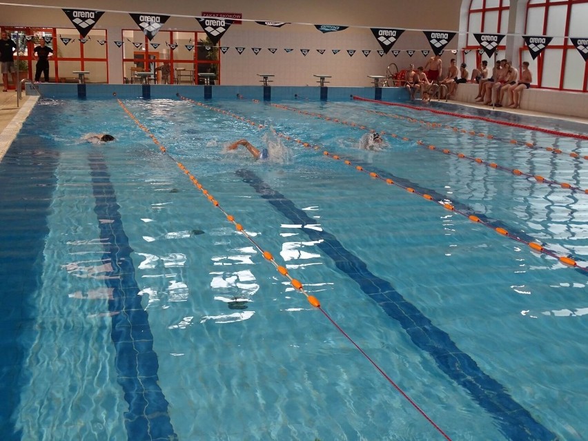Chełmińska młodzież rywalizowała w pływaniu